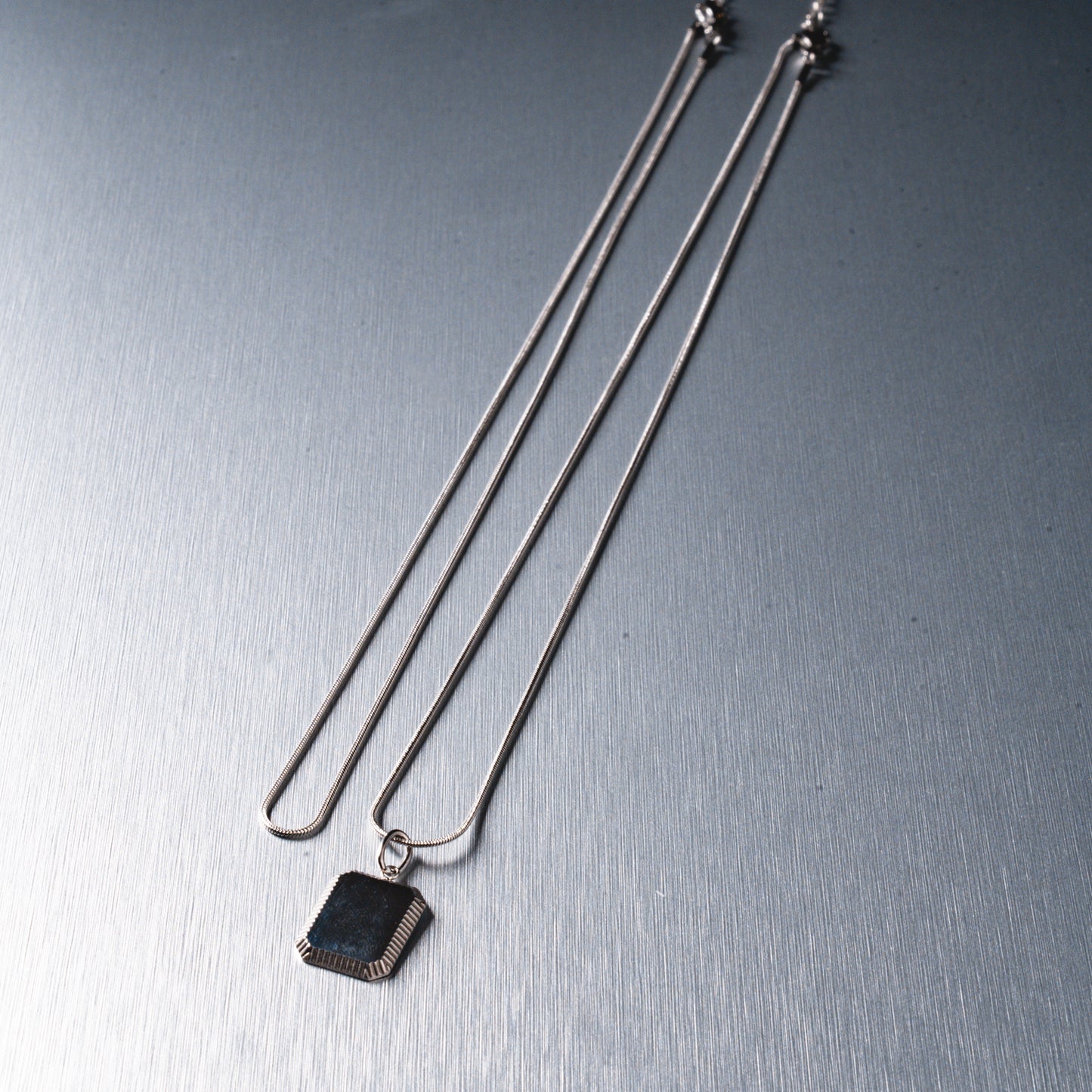Monile 034