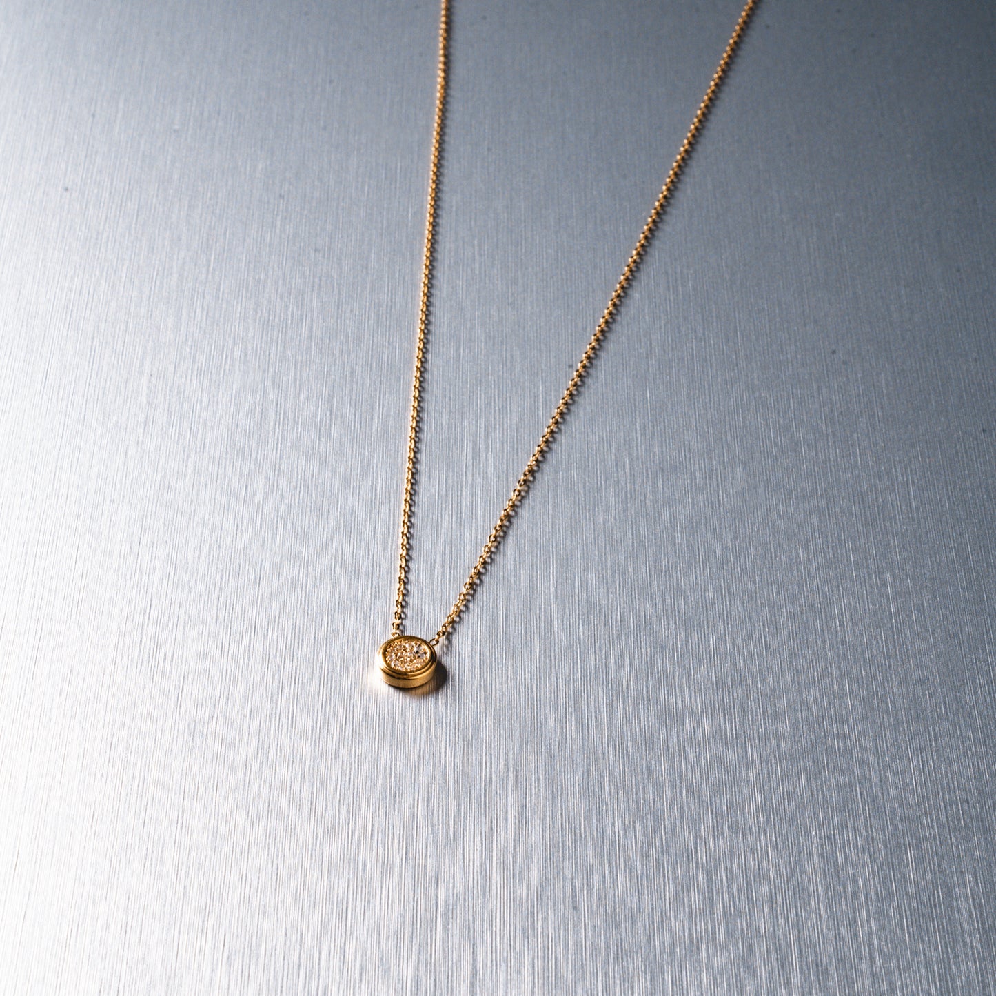 Monile 012