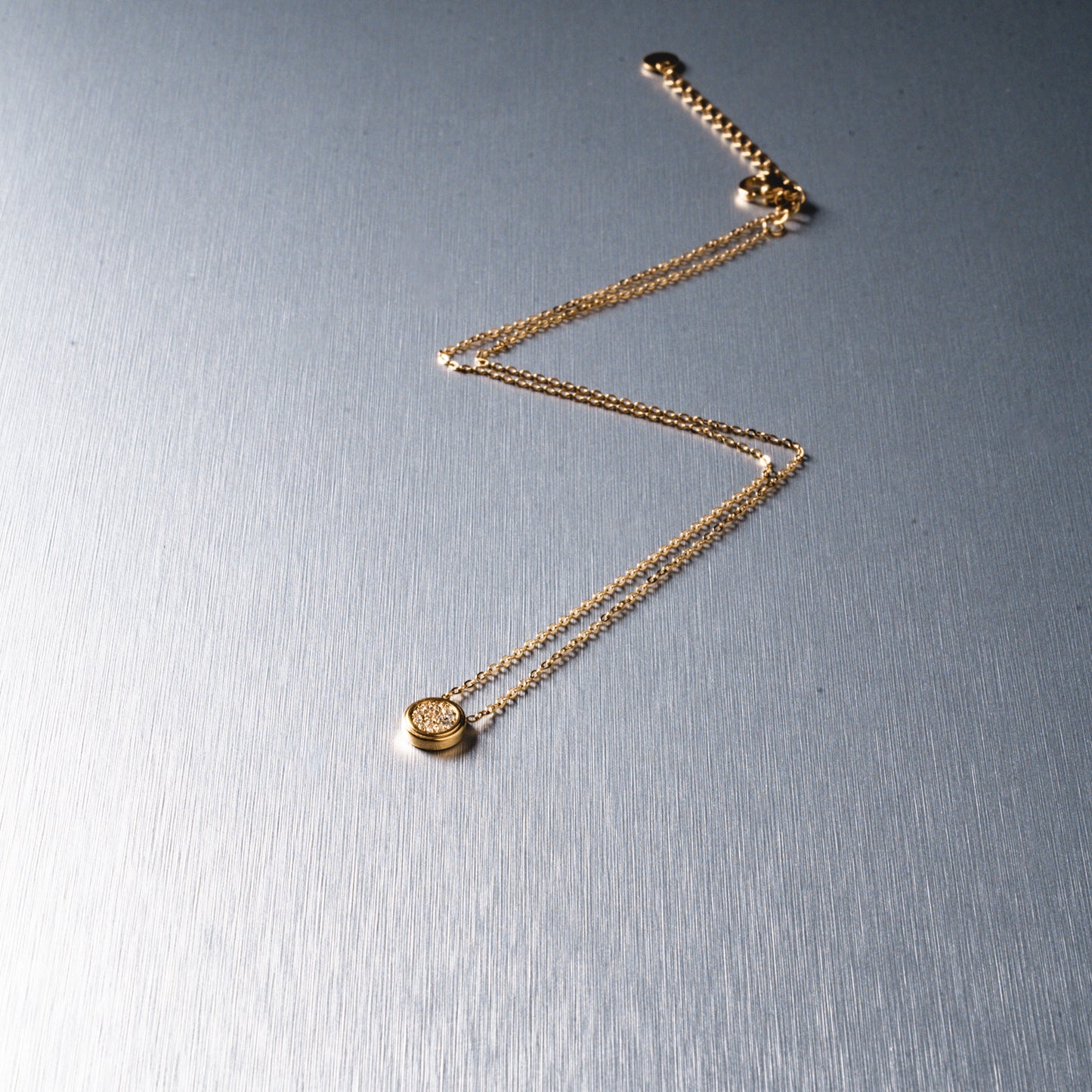 Monile 012