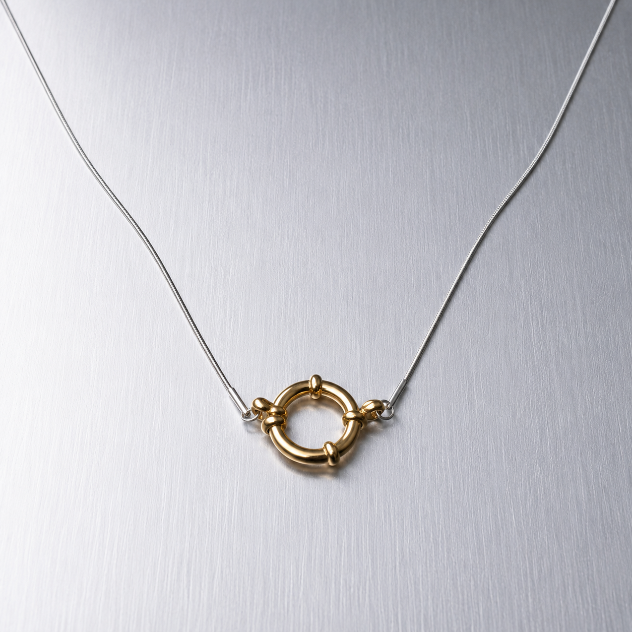 Monile 035