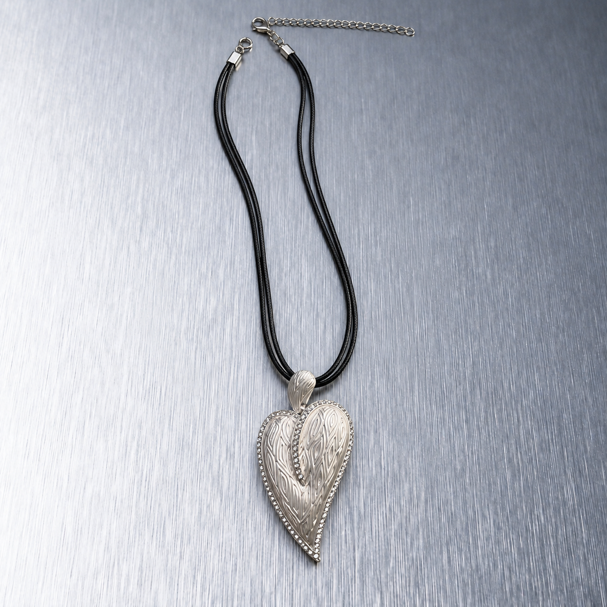 Monile 015